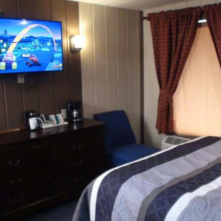 Motel 72 Grayling Buitenkant foto