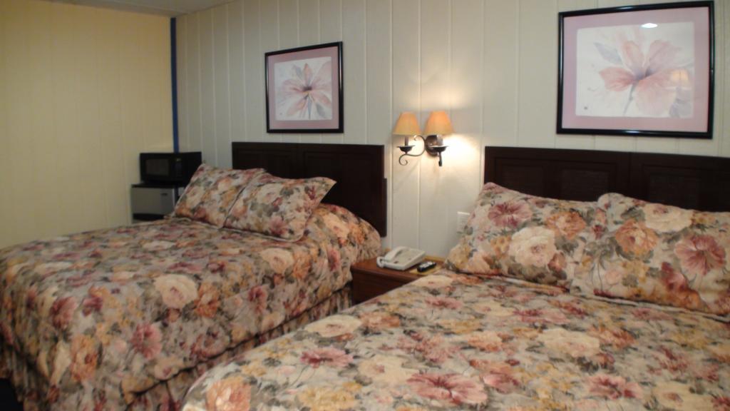 Motel 72 Grayling Buitenkant foto