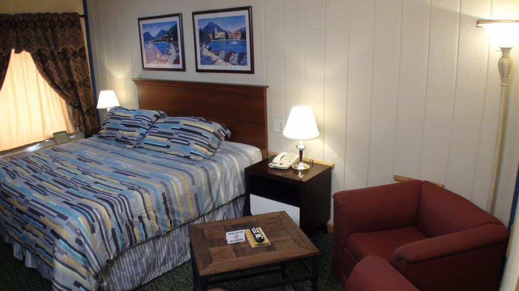 Motel 72 Grayling Buitenkant foto