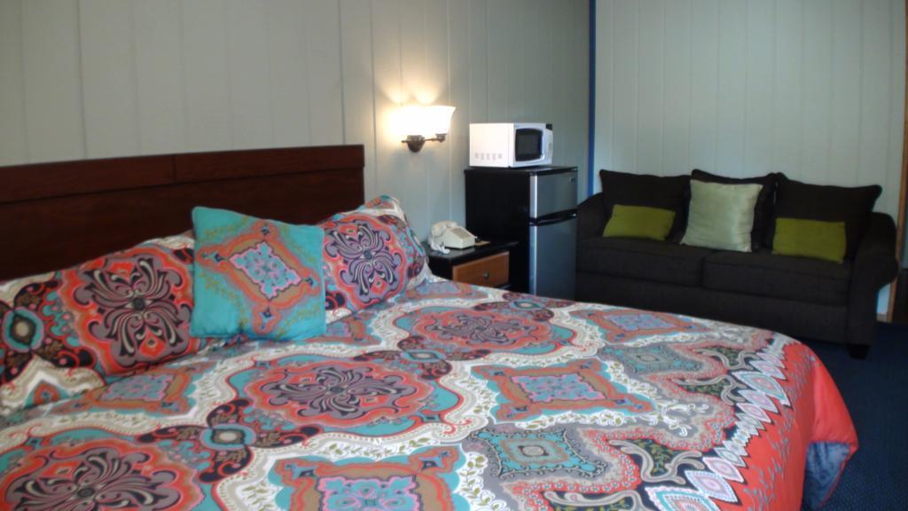Motel 72 Grayling Buitenkant foto