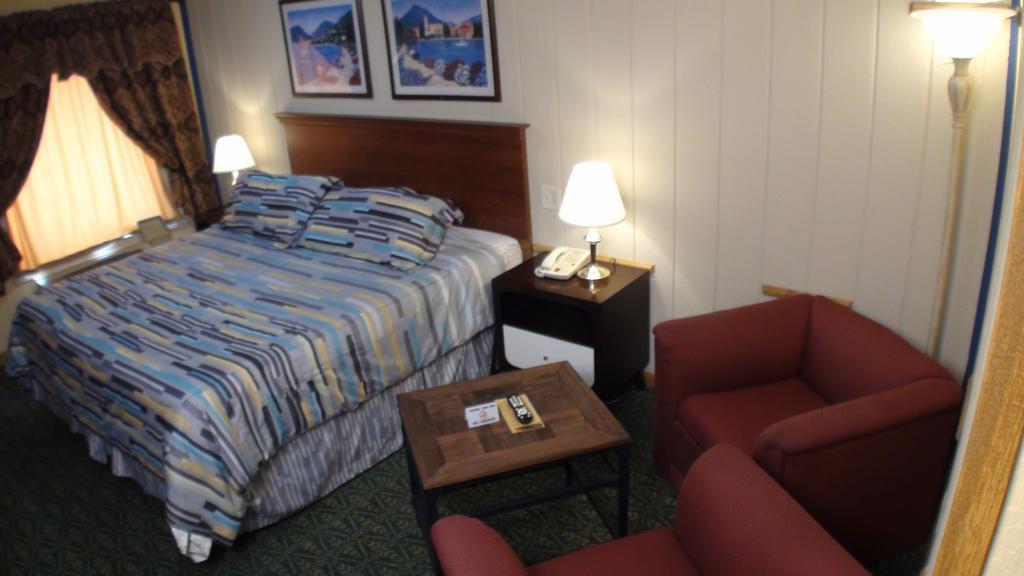 Motel 72 Grayling Buitenkant foto