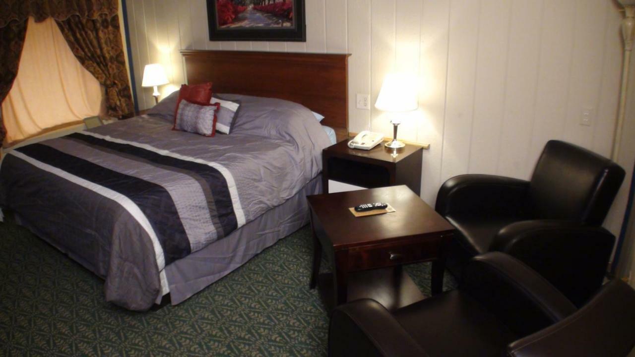 Motel 72 Grayling Buitenkant foto