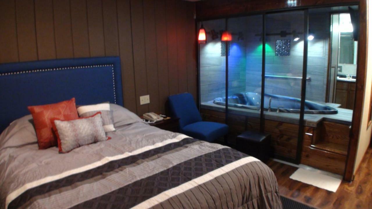 Motel 72 Grayling Buitenkant foto